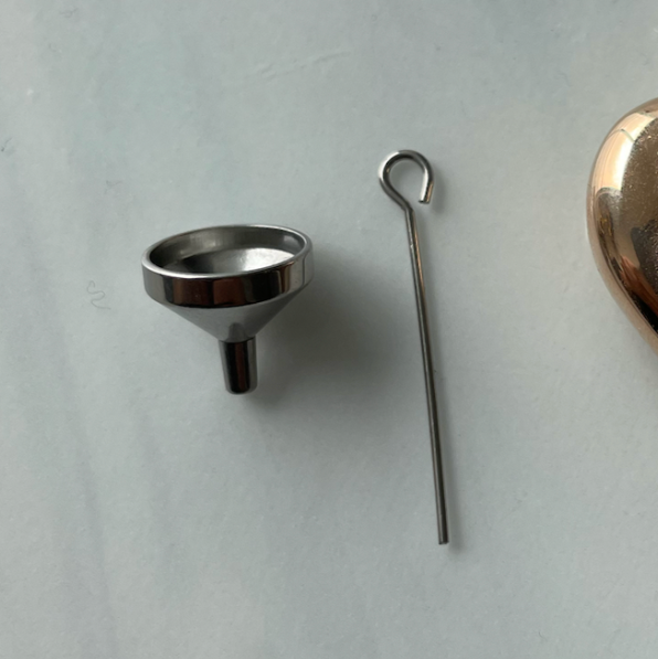 Extra funnel kit with small metal funnel and metal tool for lockets