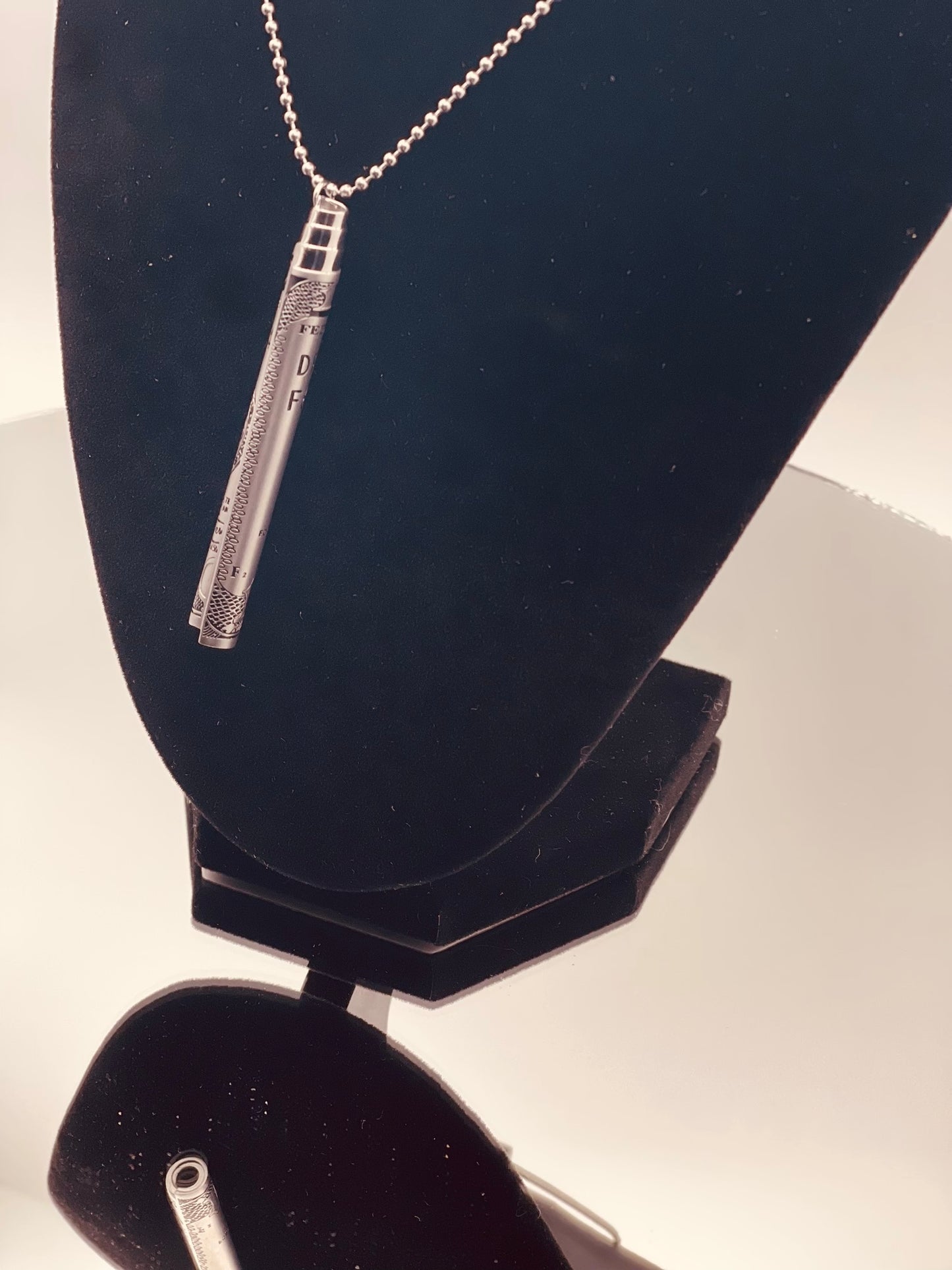 100-Dollar Bill Print Straw Necklace – Stainless Steel Reusable Straw for Coffee or Breathing