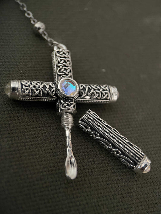 Cruel Intentions Necklace - Cross