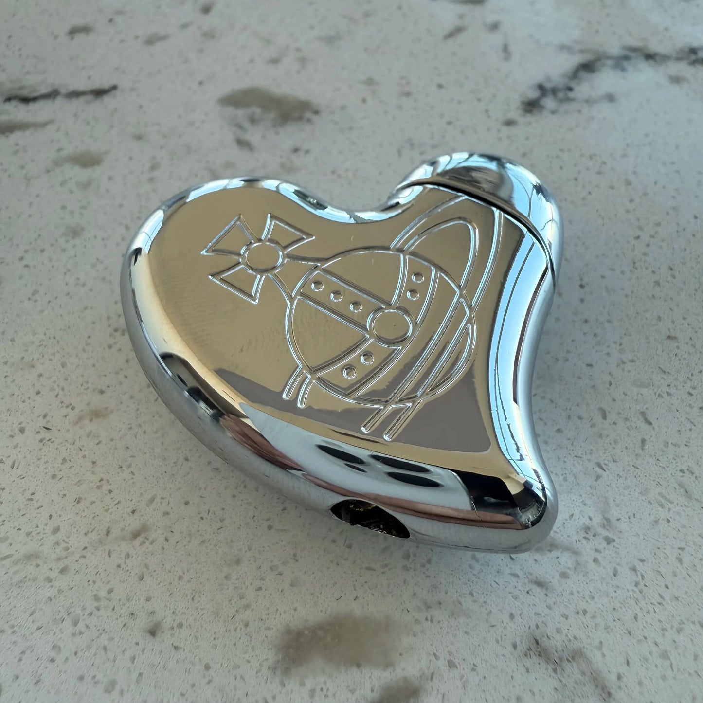 Saturn Heart Lighter